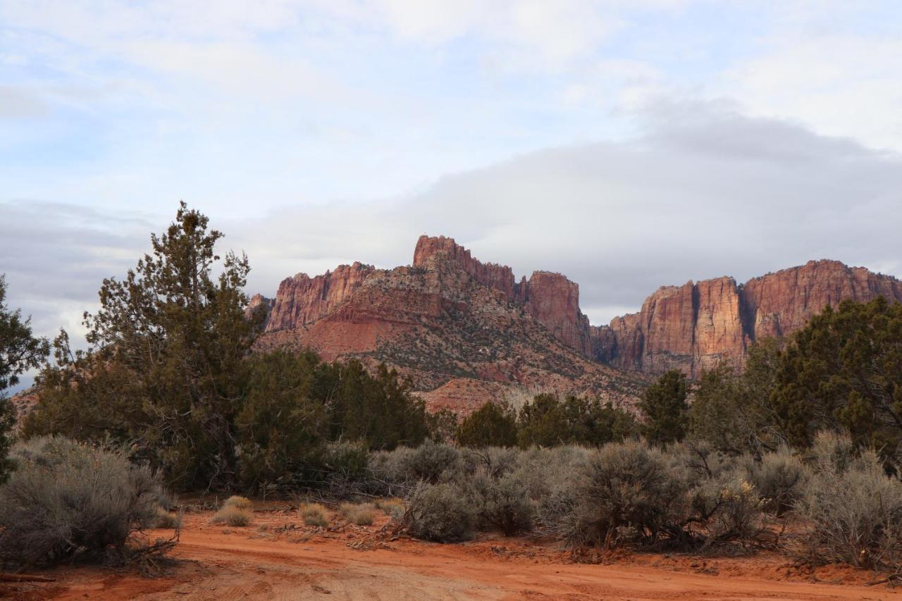 Camp Valhalla At Zion Colorado City Exterior photo
